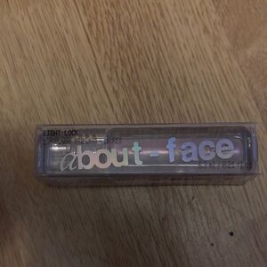 Light Lock Lip Gloss - Radiant Pink